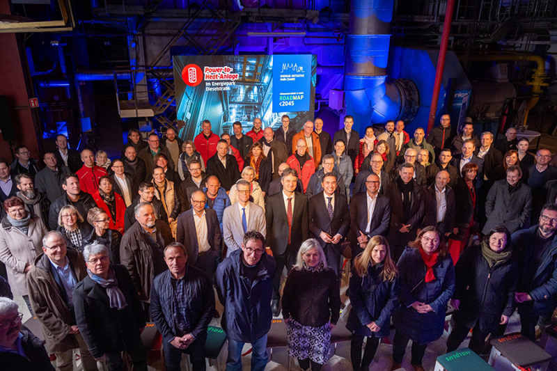 Vertreter*innen aus Politik, Wirtschaft und Gesellschaft