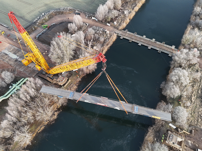 Brücke aus der Vogelperspektive.
