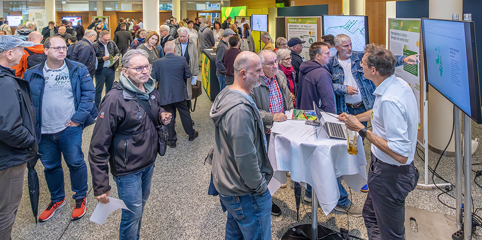 300 Bürgerinnen und Bürger informierten sich in der Händelhalle über die Zukunft der Wärmeversorgung in Halle.