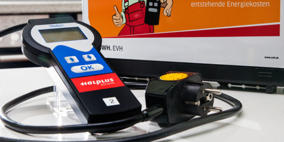 Messgerät zur Prüfung des Stromverbrauchs von technischen Geräten